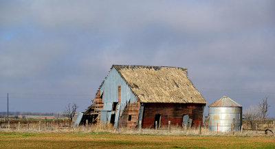 Old barn near Lone Wolf Oklahoma