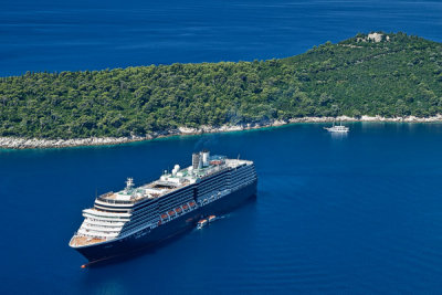 Dubrovnik, Cruise ship