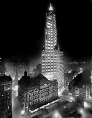 1913 - Woolworth Building