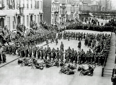 1918 - Drill for crowd control