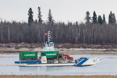 Barge Niska I heading to Moose Factory.