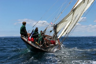 20 Douarnenez 2006 - Jeudi 27 juillet - Pen Duick 1er voilier mythique d'Eric Tabarly