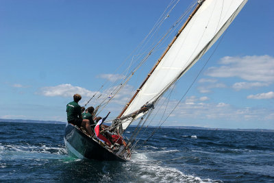 1 Douarnenez 2006 - Jeudi 27 juillet - Pen Duick 1er voilier mythique d'Eric Tabarly