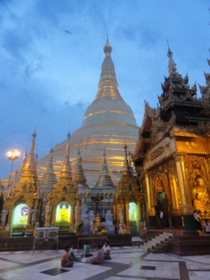 Myanmar / Shwedagon Pagoda