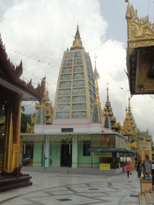 Myanmar / Shwedagon Pagoda
