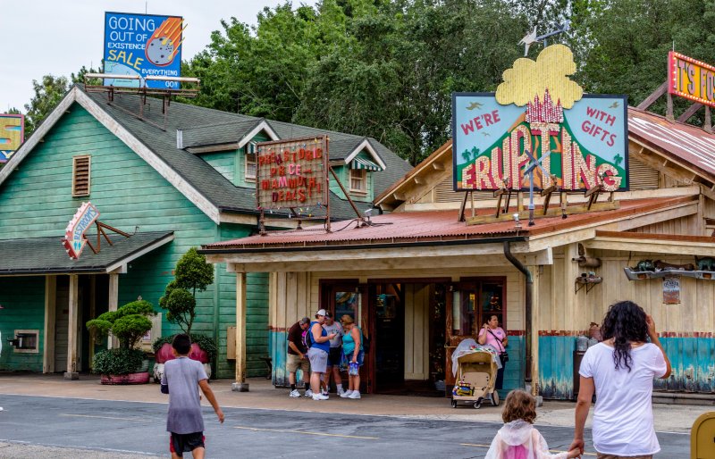 D003 Dinoland.jpg