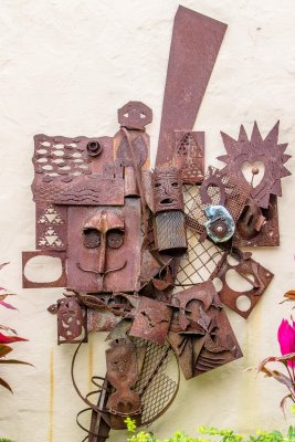Happy sculpture