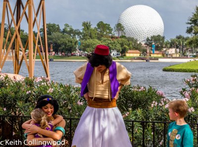 Princess Jasmin and Aladdin greet guests