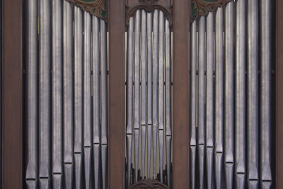 Snetzler pipe facade detail