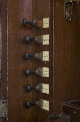 Snetzler drawknobs: left jamb