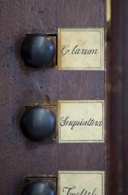 Snetzler drawknobs: left jamb detail