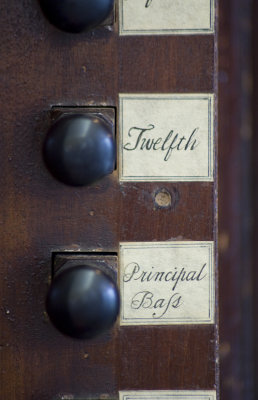 Snetzler drawknobs: left jamb detail