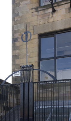 Railing symbol, bird