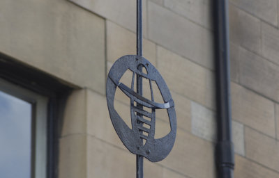 Railing symbol, bee