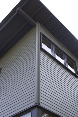 Northwest corner, upper detail
