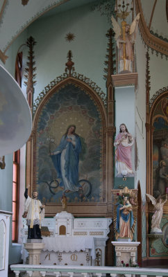 Mary mural, pulpit side of nave