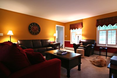 Living room to front