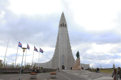 2541 Reykjavik City Hallgrimskirkja Church 73 M High.jpg