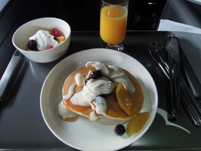 breakfast LAX to MEL on Qantas