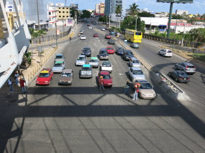 Santo Domingo vendors at traffic lights
