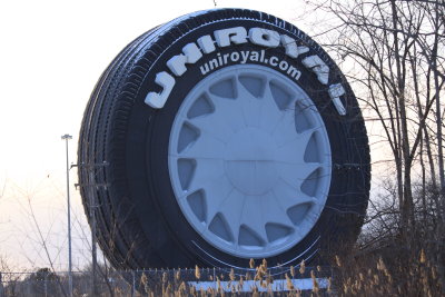 Uniroyal Tire off I 94 in Allen Park Michigan 9.JPG