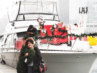 Collecting Tree and Wreath from Santa's Yacht