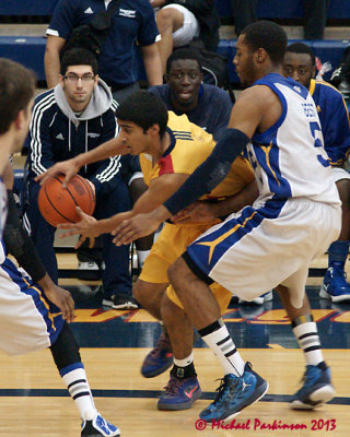 Queen's vs Ryerson 02015 copy.jpg