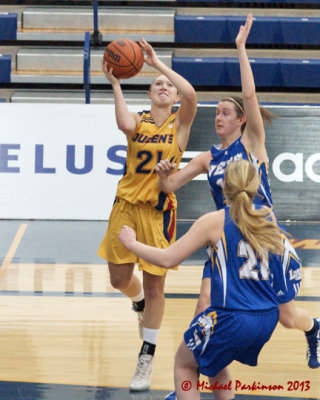 Queen's vs Laurentian 03167 copy.jpg