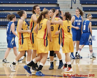 Queen's vs Laurentian 03249 copy.jpg