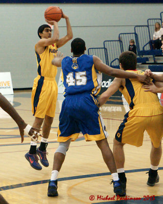 Queen's vs Laurentian 07079 copy.jpg