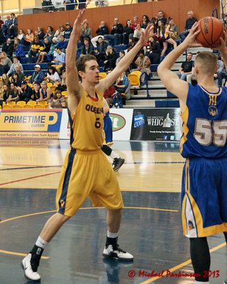 Queen's vs Laurentian 07081 copy.jpg