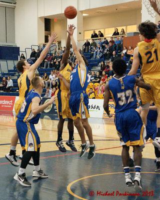 Queen's vs Laurentian 07088 copy.jpg