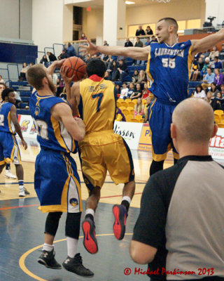 Queen's vs Laurentian 07106 copy.jpg