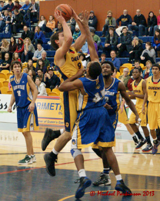 Queen's vs Laurentian 07114 copy.jpg