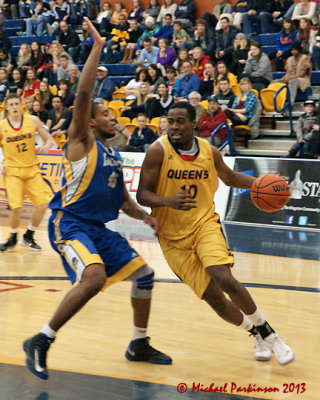 Queen's vs Laurentian 07123 copy.jpg