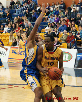 Queen's vs Laurentian 07124 copy.jpg