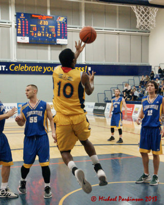 Queen's vs Laurentian 07147 copy.jpg