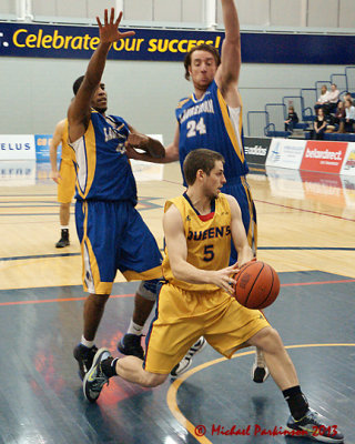 Queen's vs Laurentian 07156 copy.jpg