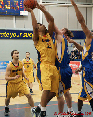 Queen's vs Laurentian 07167 copy.jpg