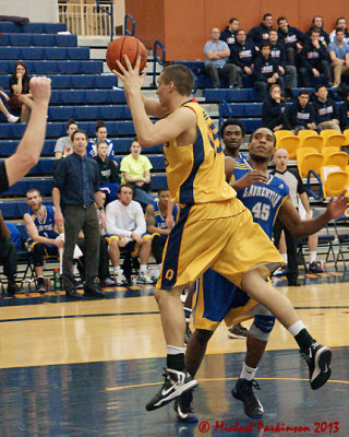 Queen's vs Laurentian 07246 copy.jpg