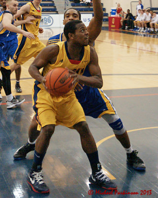 Queen's vs Laurentian 07277 copy.jpg