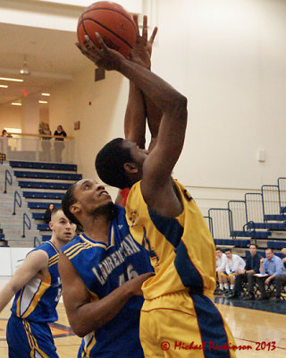 Queen's vs Laurentian 07279 copy.jpg