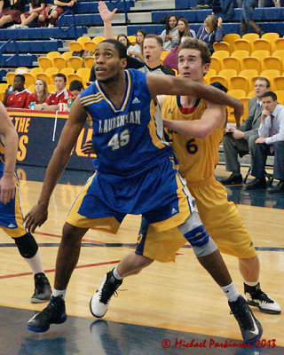 Queen's vs Laurentian 07285 copy.jpg