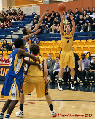 Queen's vs Laurentian 07289 copy.jpg
