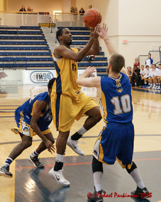 Queen's vs Laurentian 07299 copy.jpg