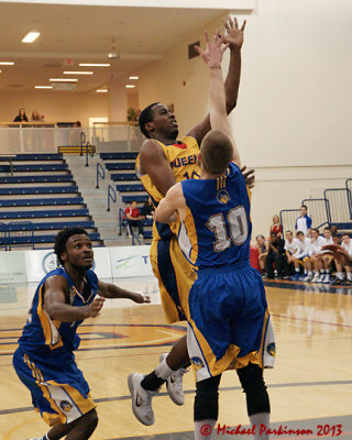 Queen's vs Laurentian 07300 copy.jpg