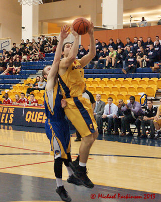Queen's vs Laurentian 07327 copy.jpg