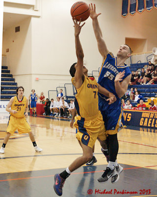 Queen's vs Laurentian 07334 copy.jpg