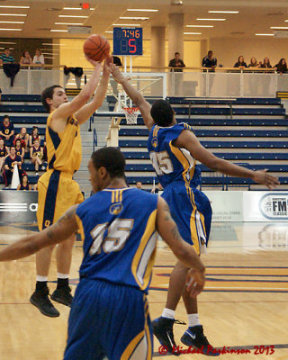 Queen's vs Laurentian 07350 copy.jpg