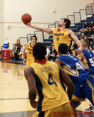 Queen's vs Laurentian 07353 copy.jpg
